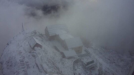 erster Schnee auf dem Säntis seit Monaten erster Schnee auf dem Säntis seit Monaten