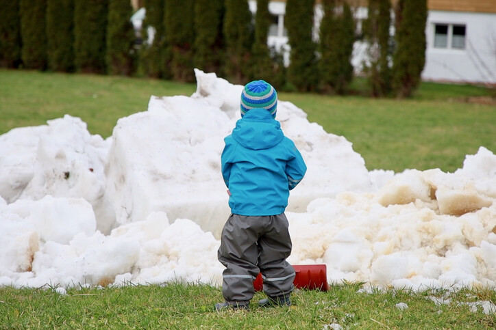 Ran an die Arbeit - eine Rodelpiste muss her!